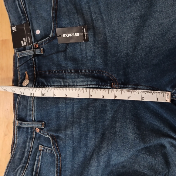 Express Mid Rise '70s Flare Distressed Jeans Denim Women's Size 14R New With Tag - Picture 13 of 16